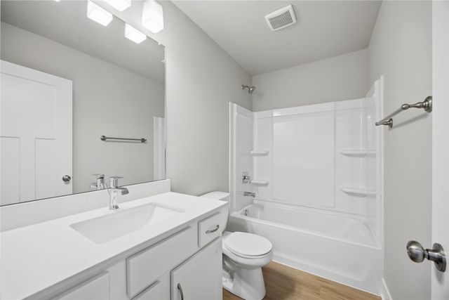 1421 NW Timber Lane, Grimes, IA 50111