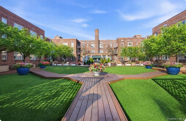 101 Old Mamaroneck Road 1c5, White Plains, NY 10605