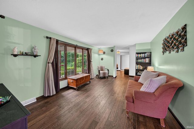 51877 N Shoreham Court, South Bend, IN 46637
