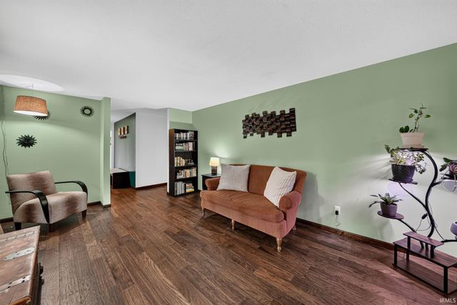 51877 N Shoreham Court, South Bend, IN 46637