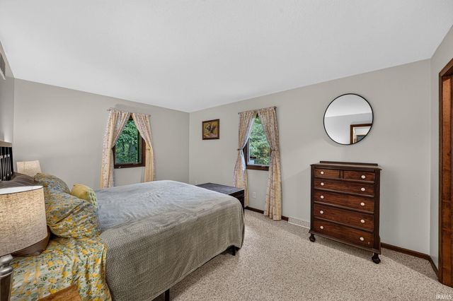 51877 N Shoreham Court, South Bend, IN 46637