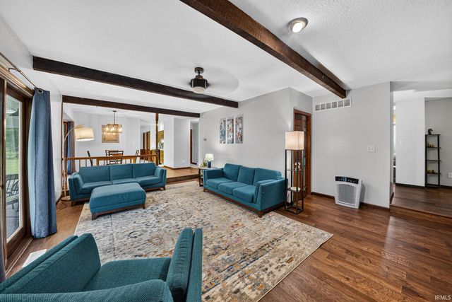 51877 N Shoreham Court, South Bend, IN 46637