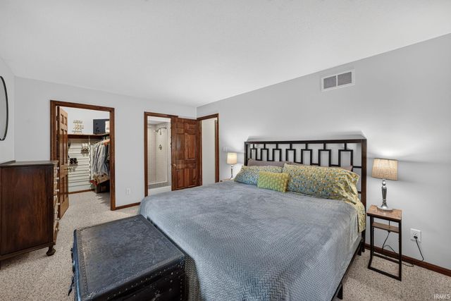 51877 N Shoreham Court, South Bend, IN 46637