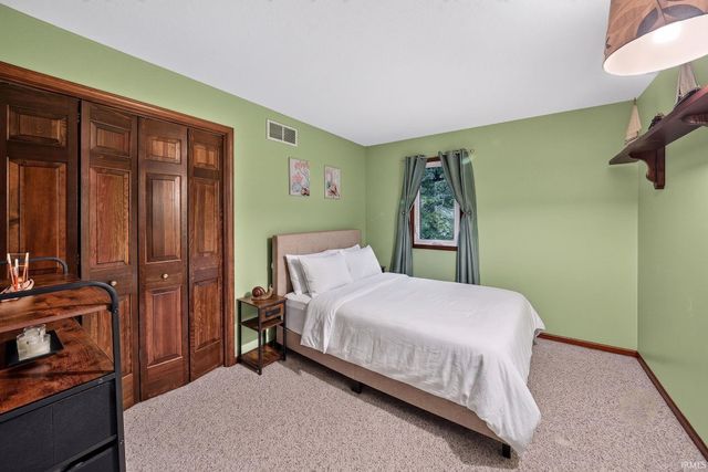 51877 N Shoreham Court, South Bend, IN 46637