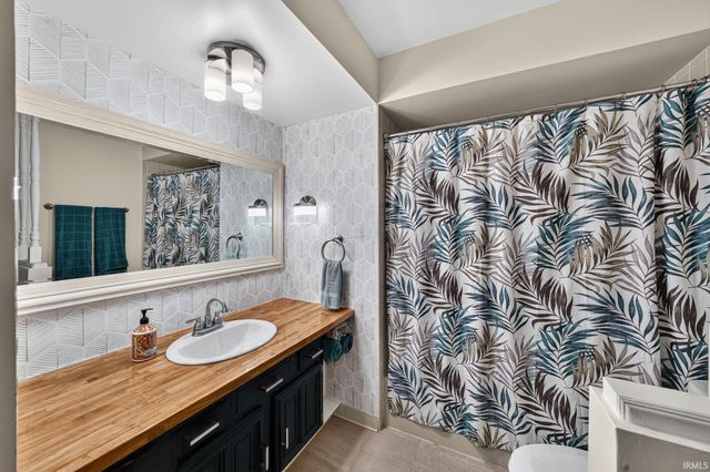 51877 N Shoreham Court, South Bend, IN 46637