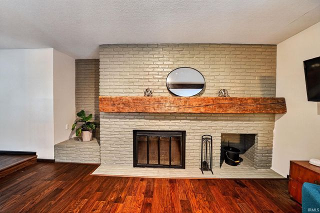 51877 N Shoreham Court, South Bend, IN 46637