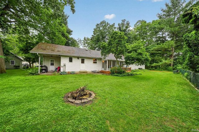 51877 N Shoreham Court, South Bend, IN 46637
