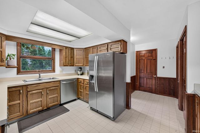 51877 N Shoreham Court, South Bend, IN 46637