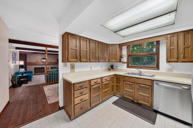 51877 N Shoreham Court, South Bend, IN 46637