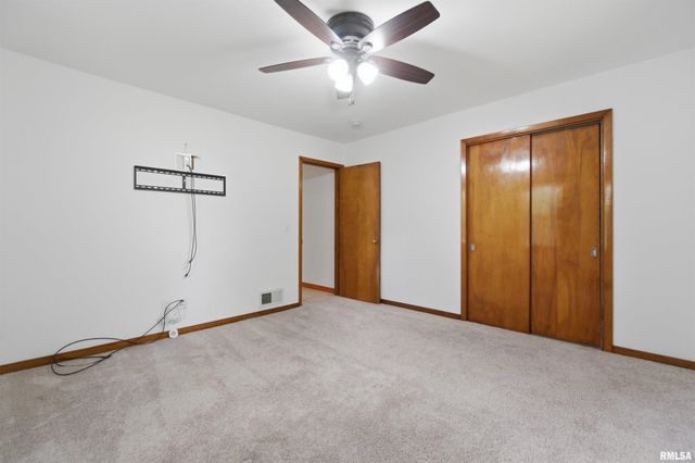 5414 N UNIVERSITY Street, Peoria, IL 61614