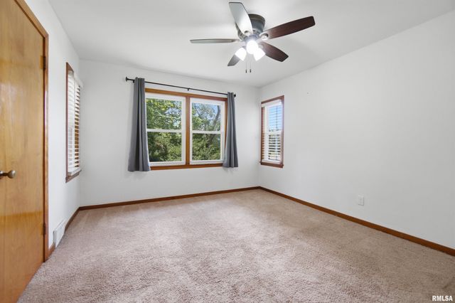 5414 N UNIVERSITY Street, Peoria, IL 61614