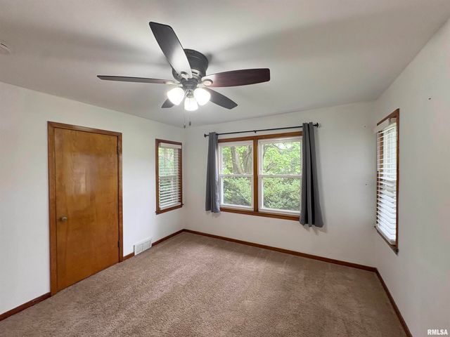 5414 N UNIVERSITY Street, Peoria, IL 61614