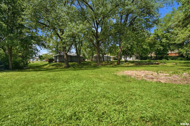 5414 N UNIVERSITY Street, Peoria, IL 61614