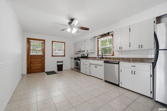 5414 N UNIVERSITY Street, Peoria, IL 61614