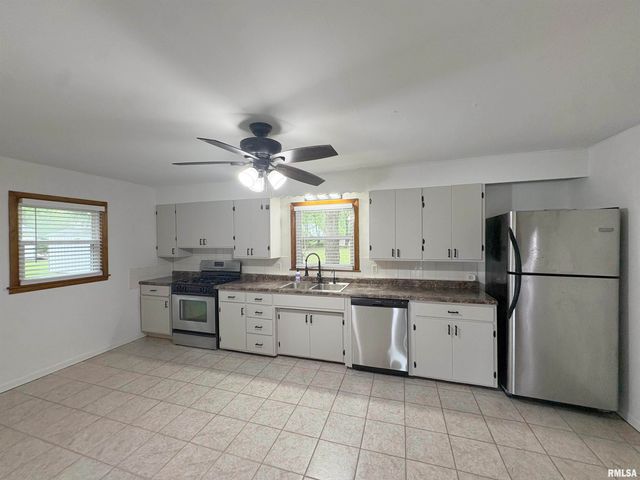 5414 N UNIVERSITY Street, Peoria, IL 61614