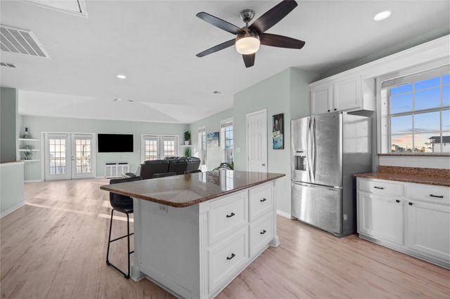 9605 Teichman Road, Galveston, TX 77554