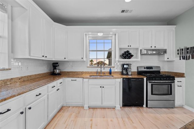 9605 Teichman Road, Galveston, TX 77554