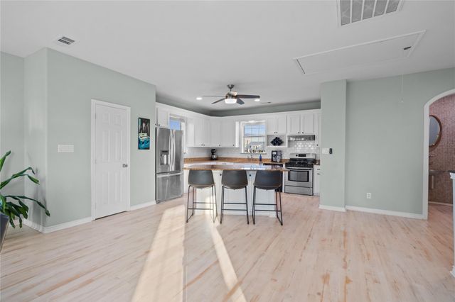 9605 Teichman Road, Galveston, TX 77554