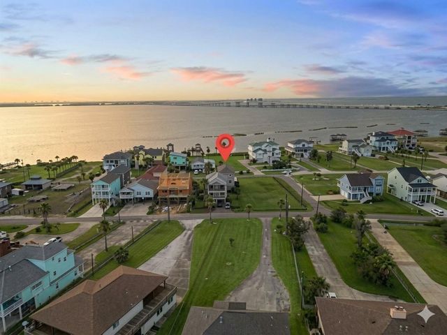 9605 Teichman Road, Galveston, TX 77554