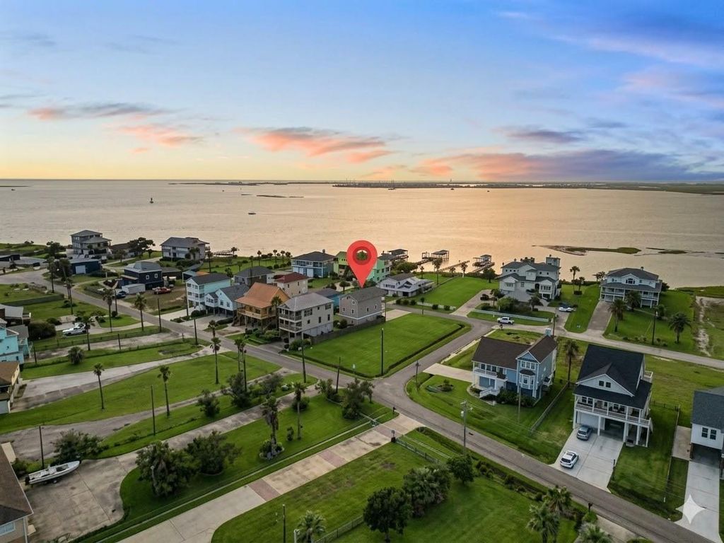 9605 Teichman Road, Galveston, TX 77554