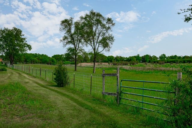 29295 N Callahan Road, Wauconda, IL 60084