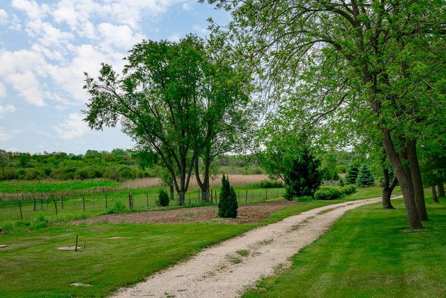 29295 N Callahan Road, Wauconda, IL 60084
