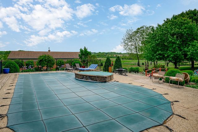 29295 N Callahan Road, Wauconda, IL 60084