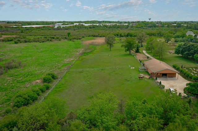 29295 N Callahan Road, Wauconda, IL 60084