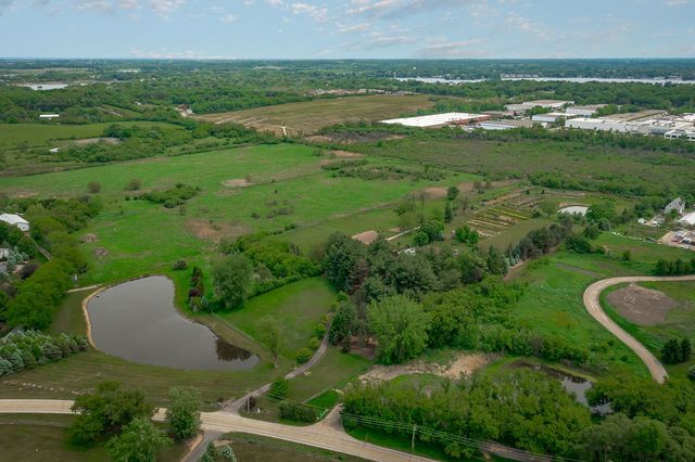 29295 N Callahan Road, Wauconda, IL 60084