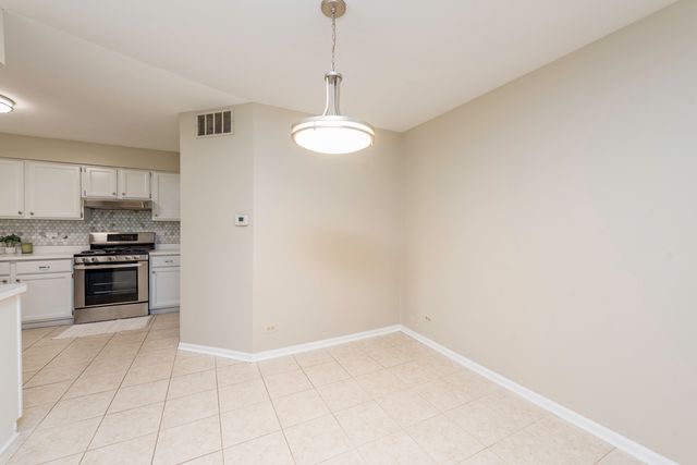 36111 N New Bridge Court, Gurnee, IL 60031