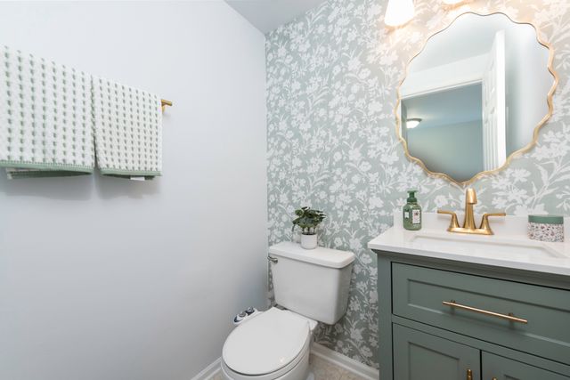 36111 N New Bridge Court, Gurnee, IL 60031