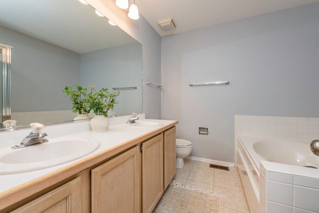 36111 N New Bridge Court, Gurnee, IL 60031