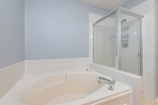 36111 N New Bridge Court, Gurnee, IL 60031