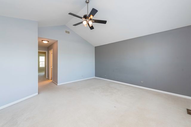 36111 N New Bridge Court, Gurnee, IL 60031