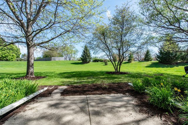 36111 N New Bridge Court, Gurnee, IL 60031
