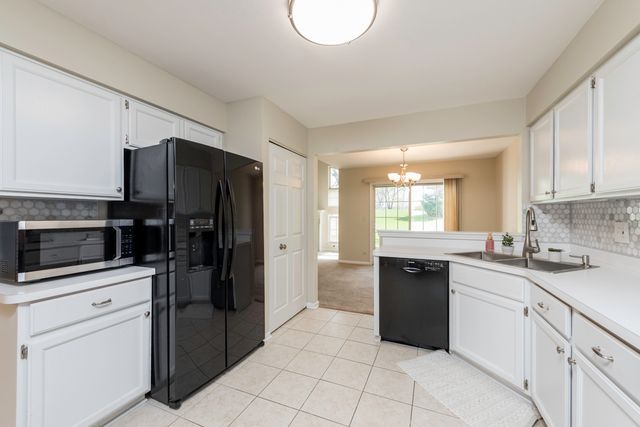 36111 N New Bridge Court, Gurnee, IL 60031