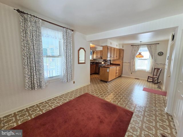 115 N FORKLANDING RD, Maple Shade, NJ 08052