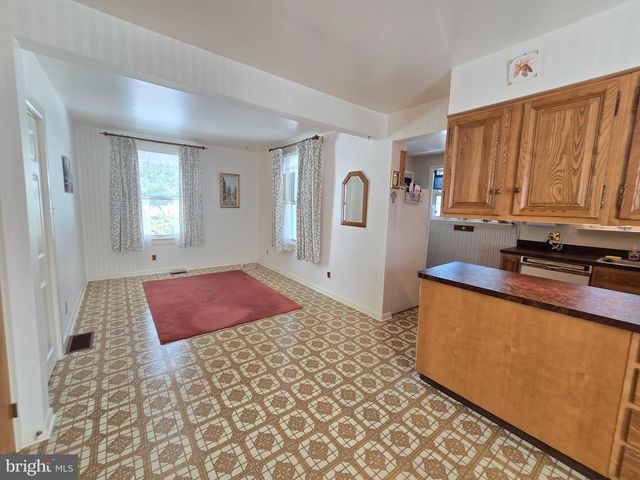 115 N FORKLANDING RD, Maple Shade, NJ 08052