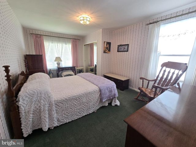 115 N FORKLANDING RD, Maple Shade, NJ 08052