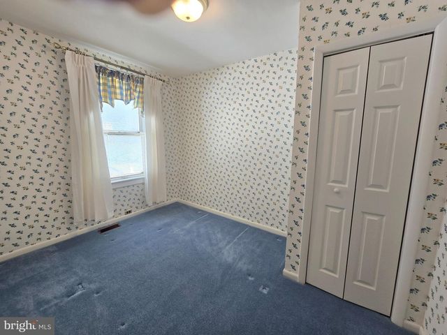 115 N FORKLANDING RD, Maple Shade, NJ 08052