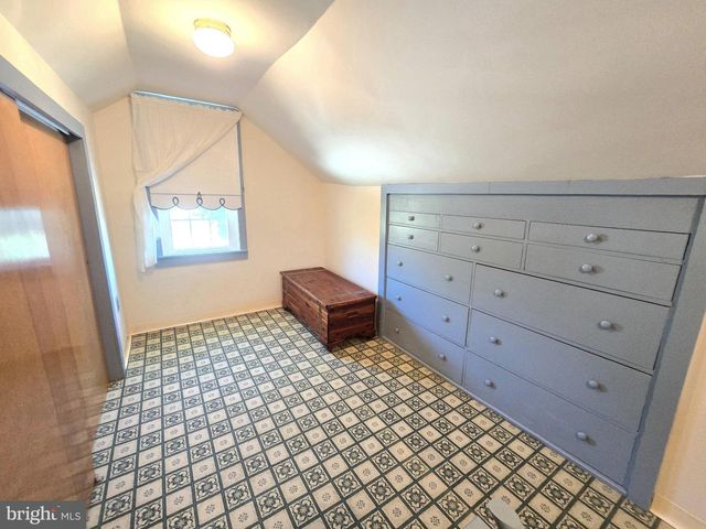 115 N FORKLANDING RD, Maple Shade, NJ 08052