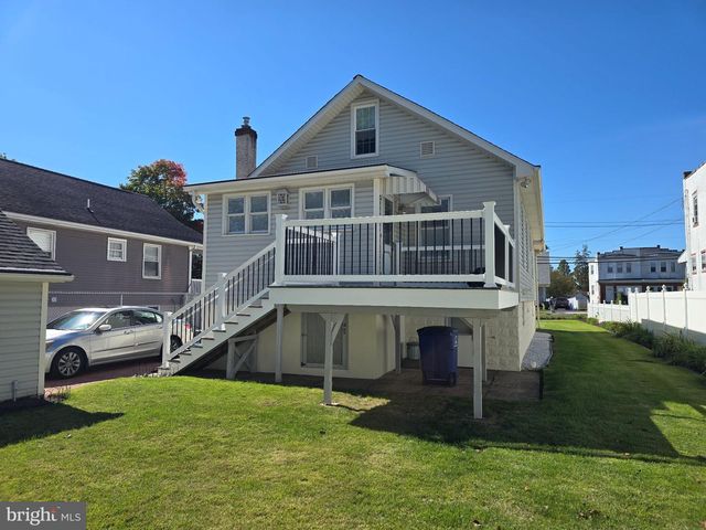 115 N FORKLANDING RD, Maple Shade, NJ 08052