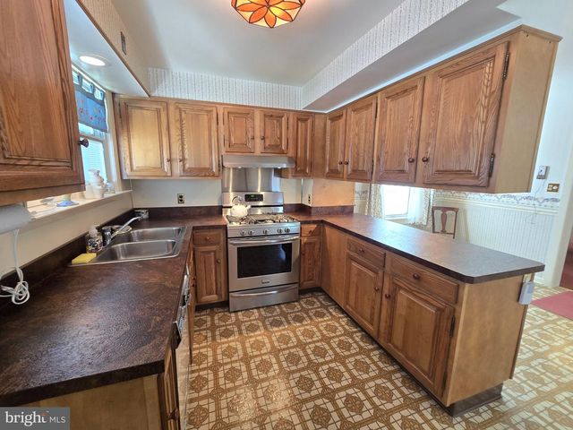 115 N FORKLANDING RD, Maple Shade, NJ 08052