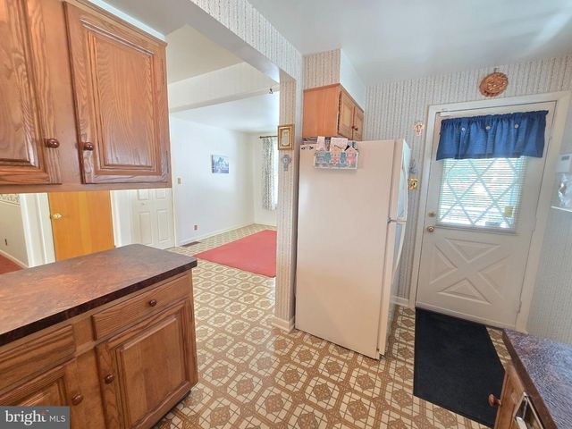 115 N FORKLANDING RD, Maple Shade, NJ 08052