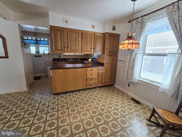 115 N FORKLANDING RD, Maple Shade, NJ 08052