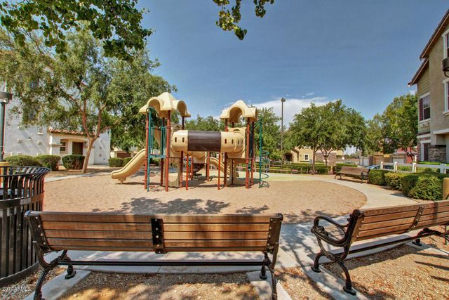 105 W Commerce Court, Gilbert, AZ 85233