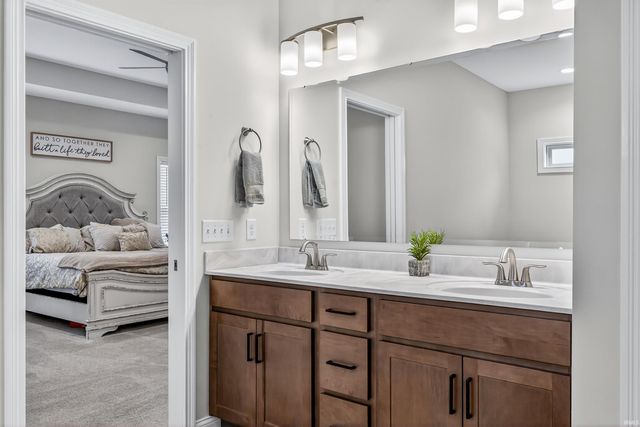 10462 Chestnut Creek Boulevard, Fort Wayne, IN 46814