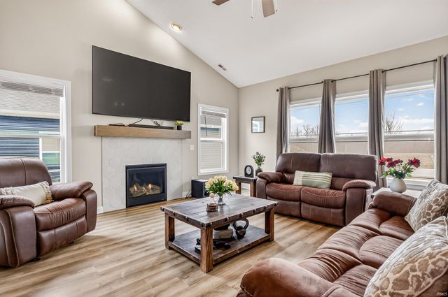 10462 Chestnut Creek Boulevard, Fort Wayne, IN 46814