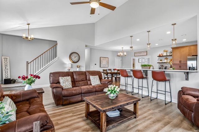 10462 Chestnut Creek Boulevard, Fort Wayne, IN 46814