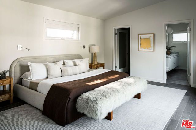 3758 Barry Avenue, Los Angeles, CA 90066